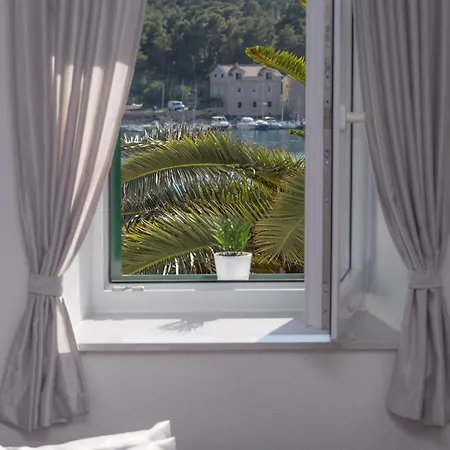 Lungo Mare, Centar * マカルスカ