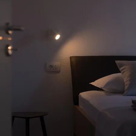 Lungo Mare, Centar * マカルスカ